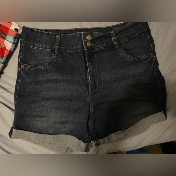 3 PAIRS OF 1XL SHORTS. ONLY WORN ONCE - Picture 4 of 6